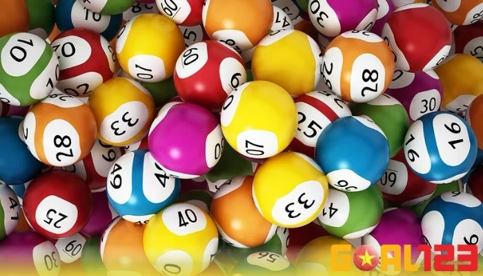 Mơ thấy rắn quấn người đánh con gì?